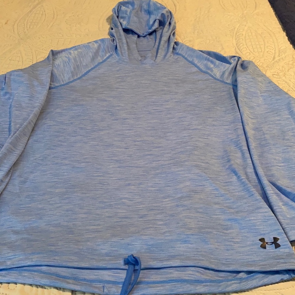 Misses Large Under Armour lightweight hoodie